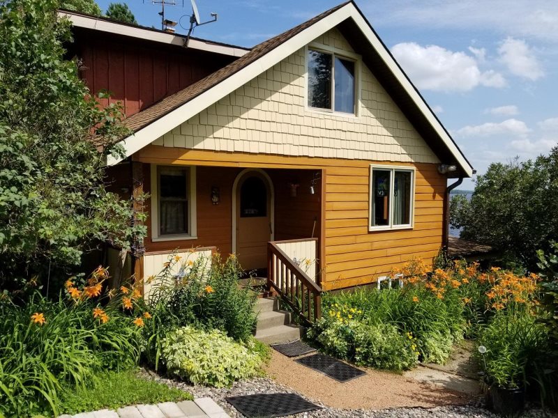 Lakeview Retreat